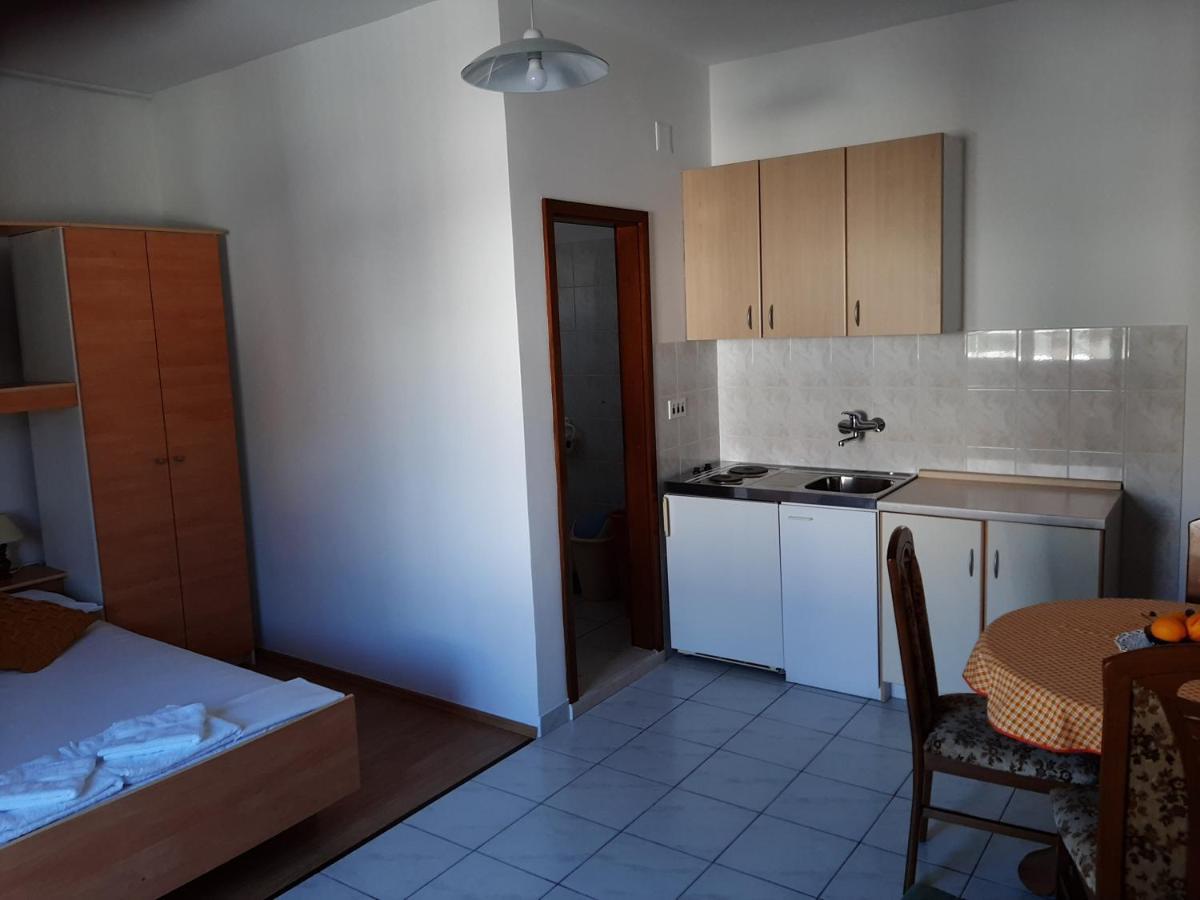 Apartments Ljulj トロギール エクステリア 写真